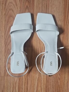 ZARA White Faux Leather Square Toe Strappy Block Heel Wraparound Sandals Size 39